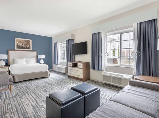 Hilton Vacation Club Varsity Club South Bend, IN is a family friendly hotel in Mishawaka, Indiana (IN)
