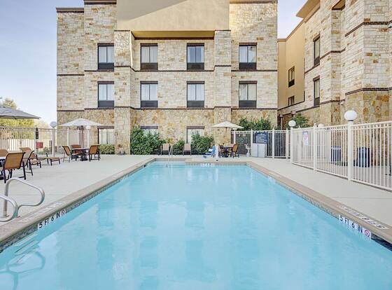 Hampton Inn & Suites Mansfield is a family friendly hotel in Mansfield, Texas (TX)