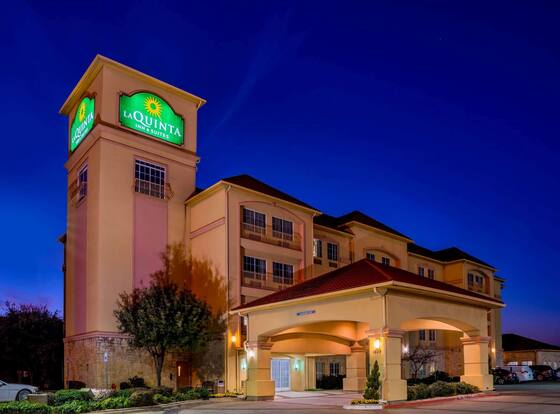 La Quinta Inn & Suites by Wyndham DFW Airport West - Bedford is a family friendly hotel in Bedford, Texas (TX)