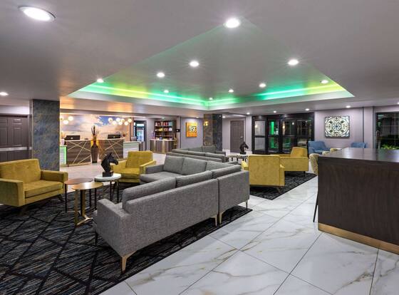 La Quinta Inn & Suites by Wyndham Olathe is a family friendly hotel in Olathe, Kansas (KS)