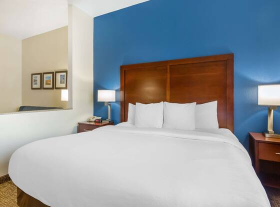 Comfort Inn & Suites Yuma I-8 is a family friendly hotel in Fortuna Foothills, Arizona (AZ)