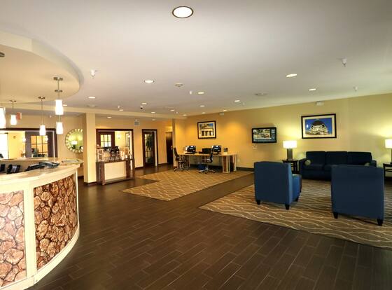 Comfort Suites Bloomington I-55 and I-74 is a family friendly hotel in Bloomington, Illinois (IL)