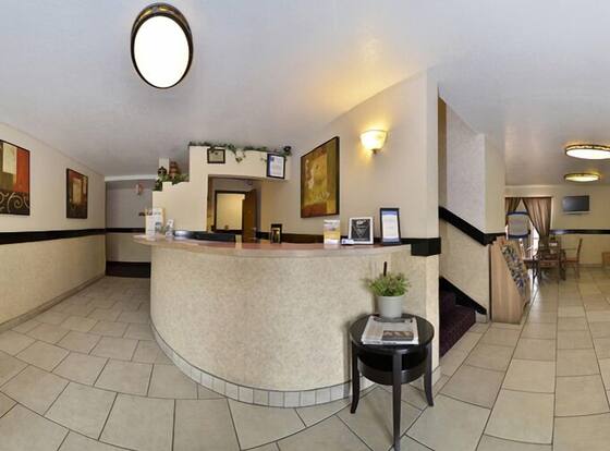 Rodeway Inn is a family friendly hotel in Española, New Mexico (NM)