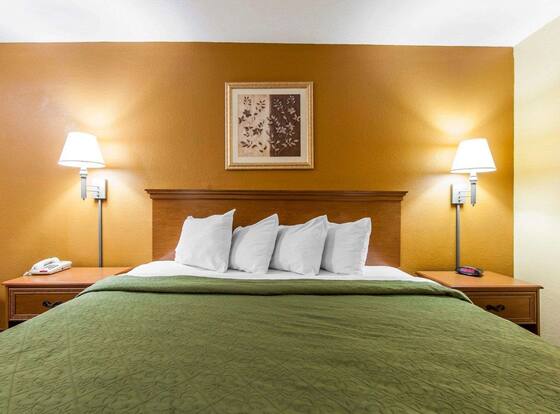 Quality Inn & Suites is a family friendly hotel in Cartersville, Georgia (GA)