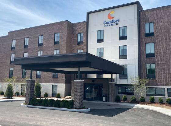 Comfort Inn & Suites Gallatin - Nashville Metro is a family friendly hotel in Gallatin, Tennessee (TN)