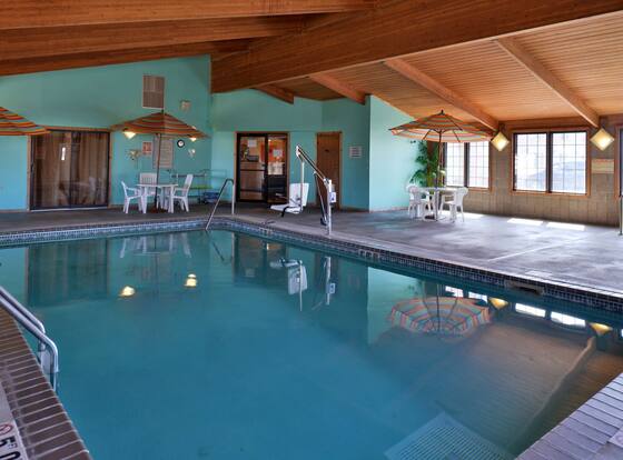 Sauk River Inn & Suites, a Travelodge by Wyndham is a family friendly hotel in Sauk Centre, Minnesota (MN)