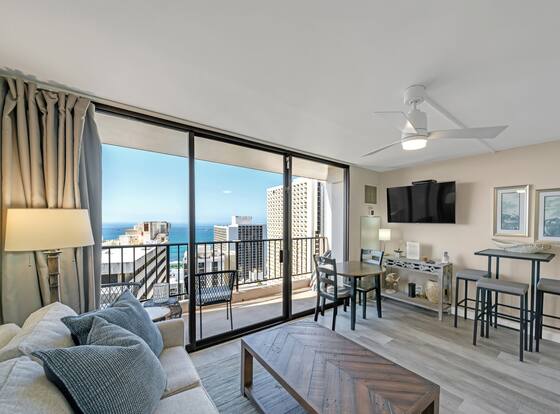Waikiki Sunset Suite 2910 - Kp 1 Bedroom Condo by Redawning is a family friendly hotel in Honolulu, Hawaii (HI)