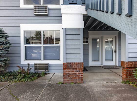 08 Lodge 1 Bedroom Condo by RedAwning is a family friendly hotel in Hood River, Oregon (OR)