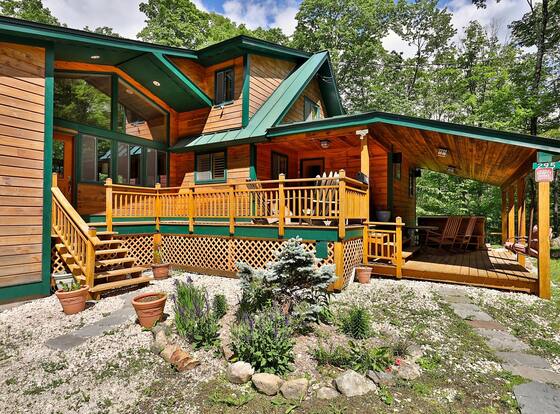 Tanglewood Chalet: 4 Br/4 Ba Family Home In Killington, Perfect For Groups 4 Bedroom Home is a family friendly hotel in Killington Village, Vermont (VT)