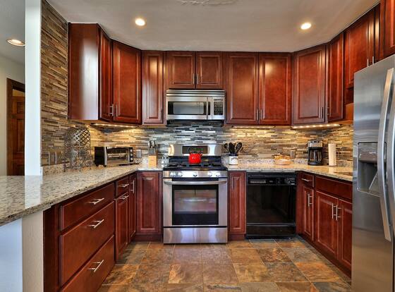 Sunrise West Glade: 3br, 3ba Ski In/ski Out Condo 3 Bedroom Condo is a family friendly hotel in Killington Village, Vermont (VT)