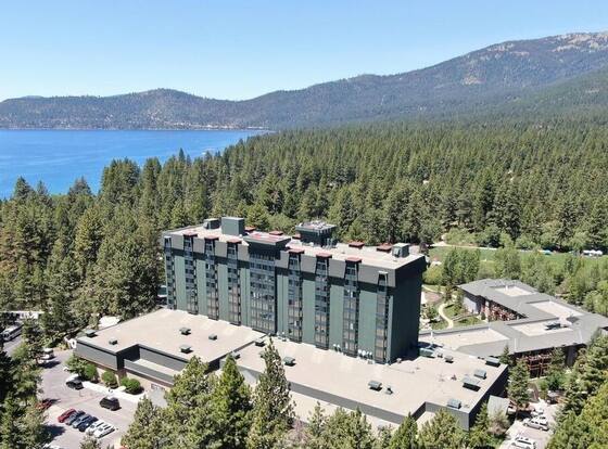 Cartwright Corner Condo 4 Bedroom Townhouse by RedAwning is a family friendly hotel in Incline Village, Nevada (NV)