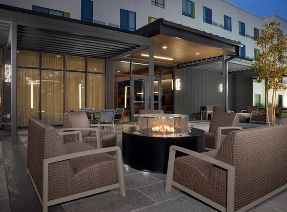 Courtyard by Marriott Northport is a family friendly hotel in Northport, Alabama (AL)