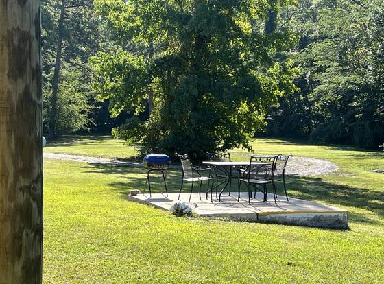 Queen Guest Room located at the Joplin Inn at the entrance to Mountain Harbor,, just 2 1/2 miles from Lake Ouachita. by RedAwning is a family friendly hotel in Mount Ida, Arkansas (AR)