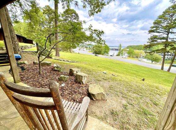 Lake View Queen Guest Room With Two Queens, Sleeper Sofa And Deck Overlooking Lake Ouachita. 1 Bedroom Hotel Room by RedAwning is a family friendly hotel in Mount Ida, Arkansas (AR)