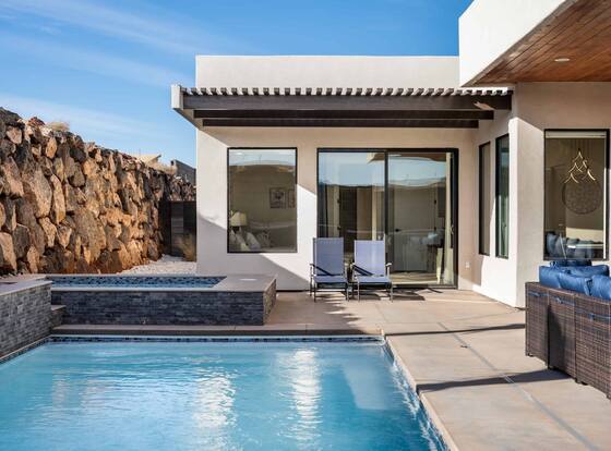 Slice Of Paradise 6 Bedroom Home is a family friendly hotel in Hurricane, Utah (UT)