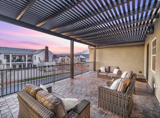 The Ann Marie #f1 6 Bedroom Townhouse is a family friendly hotel in Hurricane, Utah (UT)