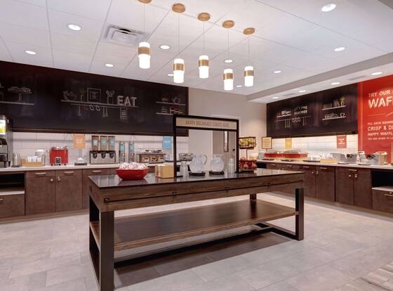 Hampton Inn Chicago Orland Park is a family friendly hotel in Orland Park, Illinois (IL)