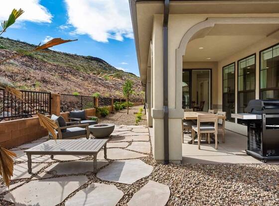 Black Rock Hills 5 Bedroom Home is a family friendly hotel in Washington, Utah (UT)