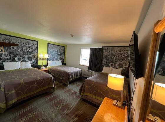Super 8 by Wyndham Powell is a family friendly hotel in Powell, Wyoming (WY)