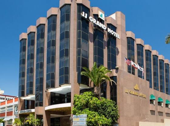 J J Grand Hotel is a family friendly hotel in Los Angeles, California (CA)