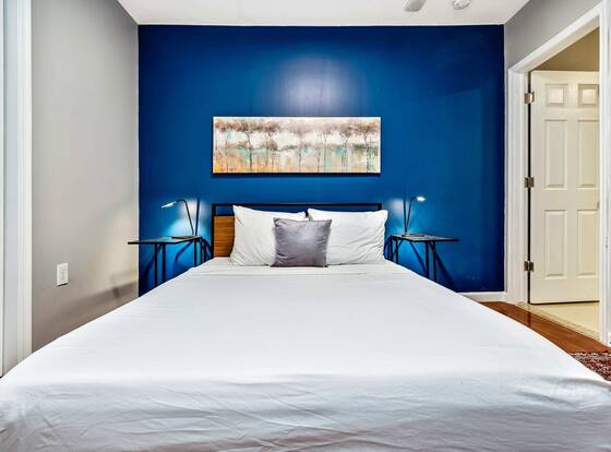 The Chic Place to Stay 1BD Apartment With Excellent Location is a family friendly hotel in Philadelphia, Pennsylvania (PA)