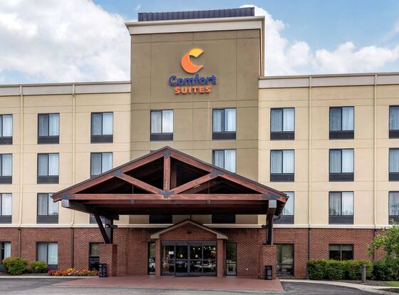 Comfort Suites Manchester is a family friendly hotel in Manchester, Tennessee (TN)