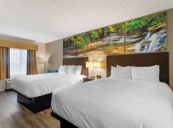 Clarion Pointe Kimball By Choice Hotels is a family friendly hotel in Jasper, Tennessee (TN)