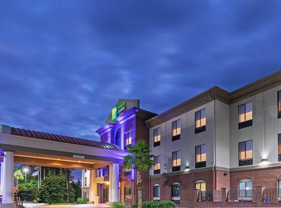 Holiday Inn Express Picayune-Stennis Space Center by IHG is a family friendly hotel in Picayune, Mississippi (MS)