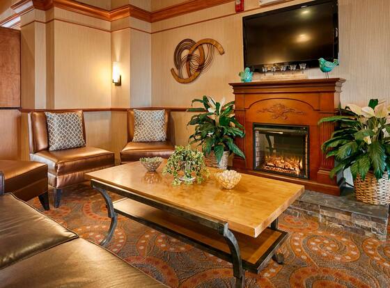 Best Western Plus Pontoon Beach is a family friendly hotel in Granite City, Illinois (IL)