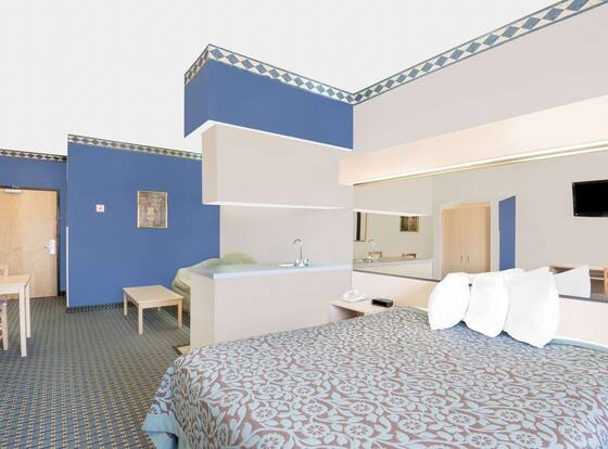 Days Inn & Suites by Wyndham Hutchinson is a family friendly hotel in Hutchinson, Kansas (KS)