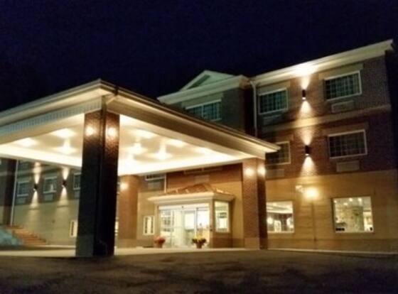 Wingate by Wyndham Elkins is a family friendly hotel in Elkins, West Virginia (WV)