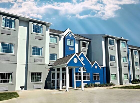 Microtel Inn & Suites by Wyndham Council Bluffs/Omaha is a family friendly hotel in Council Bluffs, Iowa (IA)