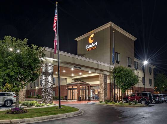 Comfort Suites Pell City I-20 exit 158 is a family friendly hotel in Pell City, Alabama (AL)