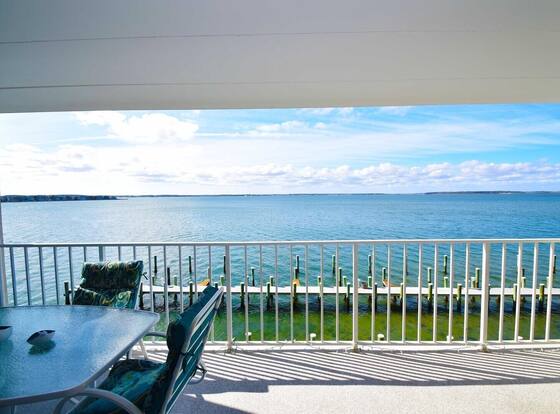 Thunder Island 15a 2 Bedroom Condo by RedAwning is a family friendly hotel in Ocean City, Maryland (MD)