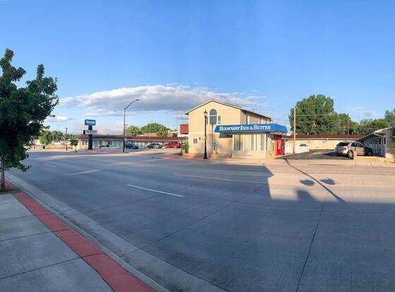 Rodeway Inn & Suites Sheridan is a family friendly hotel in Sheridan, Wyoming (WY)