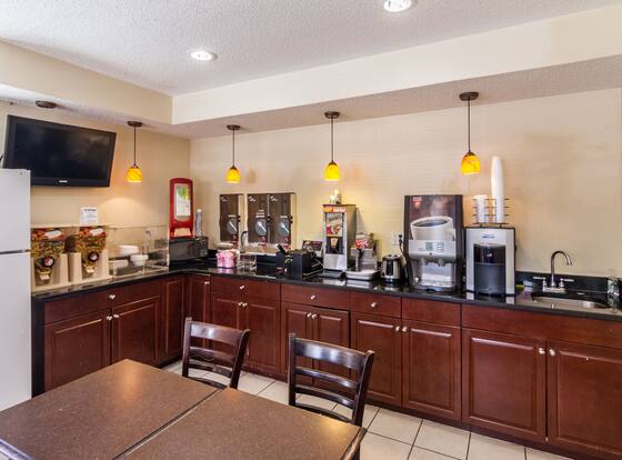 Red Carpet Inn Norwalk is a family friendly hotel in Norwalk, Connecticut (CT)