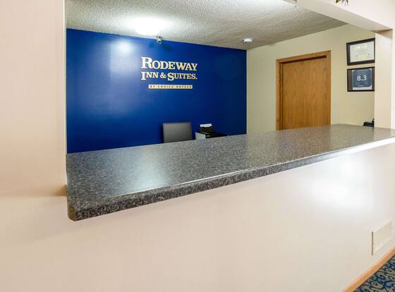 Rodeway Inn & Suites is a family friendly hotel in Austin, Minnesota (MN)