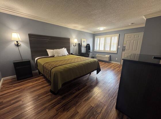Big A Motel is a family friendly hotel in Orange, California (CA)