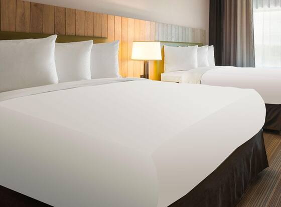 Country Inn & Suites by Radisson, Washington at Meadowlands, PA is a family friendly hotel in Washington, Pennsylvania (PA)