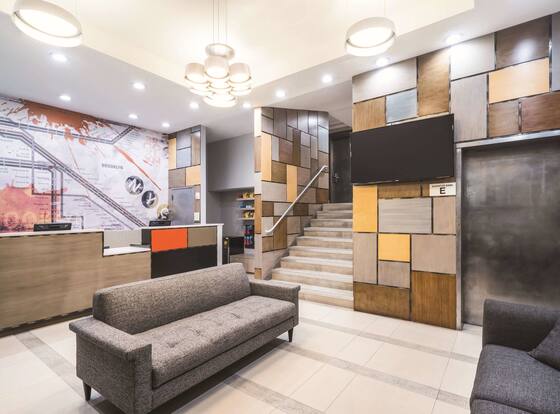 La Quinta Inn & Suites by Wyndham Brooklyn Downtown is a family friendly hotel in Brooklyn, New York (NY)