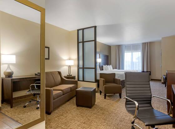 Comfort Suites Little Rock West is a family friendly hotel in Little Rock, Arkansas (AR)