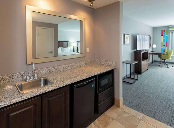 Hampton Inn Minneapolis/Shakopee is a family friendly hotel in Shakopee, Minnesota (MN)