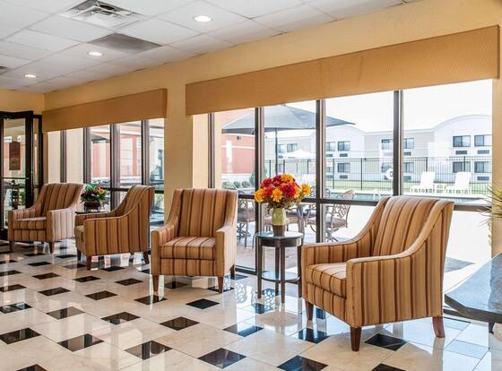 Quality Inn & Suites is a family friendly hotel in Mattoon, Illinois (IL)