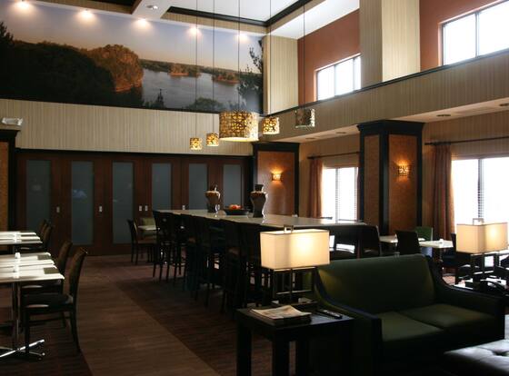 Hampton Inn & Suites Peru is a family friendly hotel in Peru, Illinois (IL)