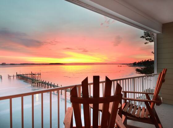 Island Inn & Suites, Ascend Hotel Collection is a family friendly hotel in Piney Point, Maryland (MD)