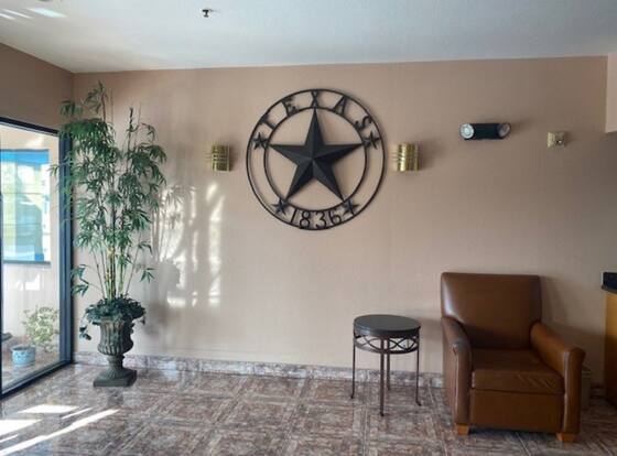 Tropicana Inn and Suites is a family friendly hotel in Dallas, Texas (TX)