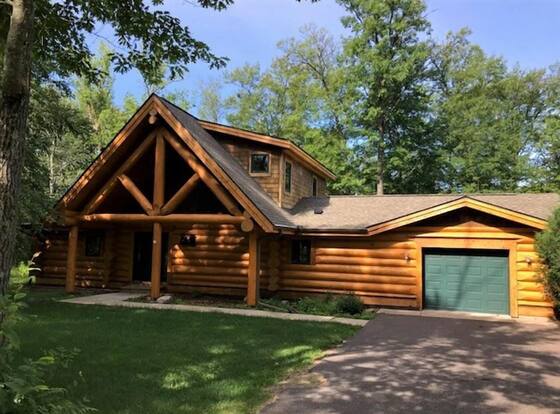 Izatys Resort is a family friendly hotel in Onamia, Minnesota (MN)
