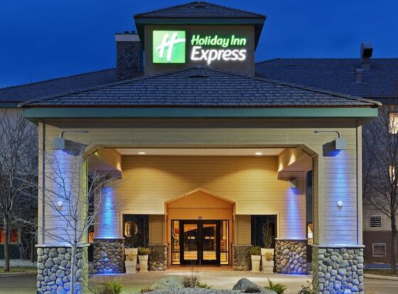 Holiday Inn Express Fallon by IHG is a family friendly hotel in Fallon, Nevada (NV)