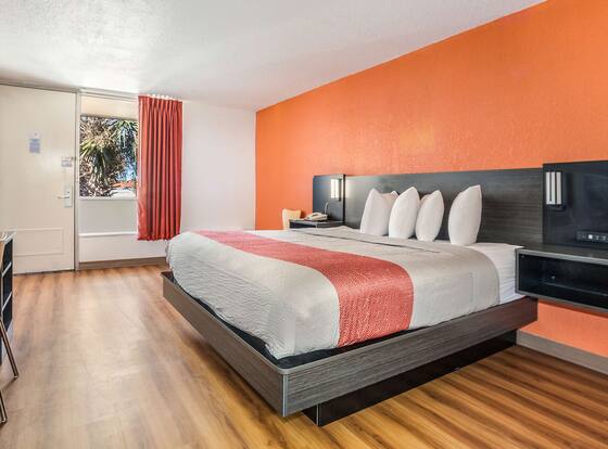 Motel 6 Florence, SC is a family friendly hotel in Florence, South Carolina (SC)