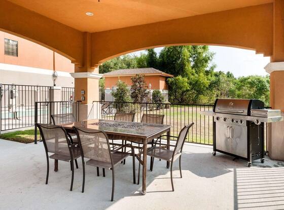 Comfort Suites Oil Center is a family friendly hotel in Lafayette, Louisiana (LA)